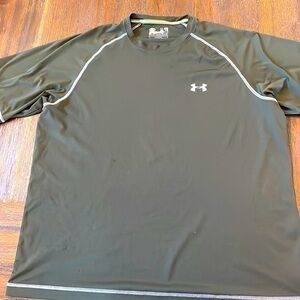 Under armour XL dri fit forest green t shirt